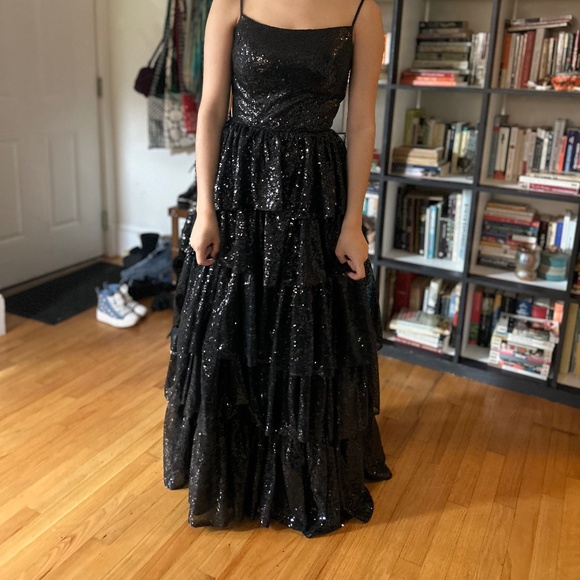Prom dress - Picture 1 of 3